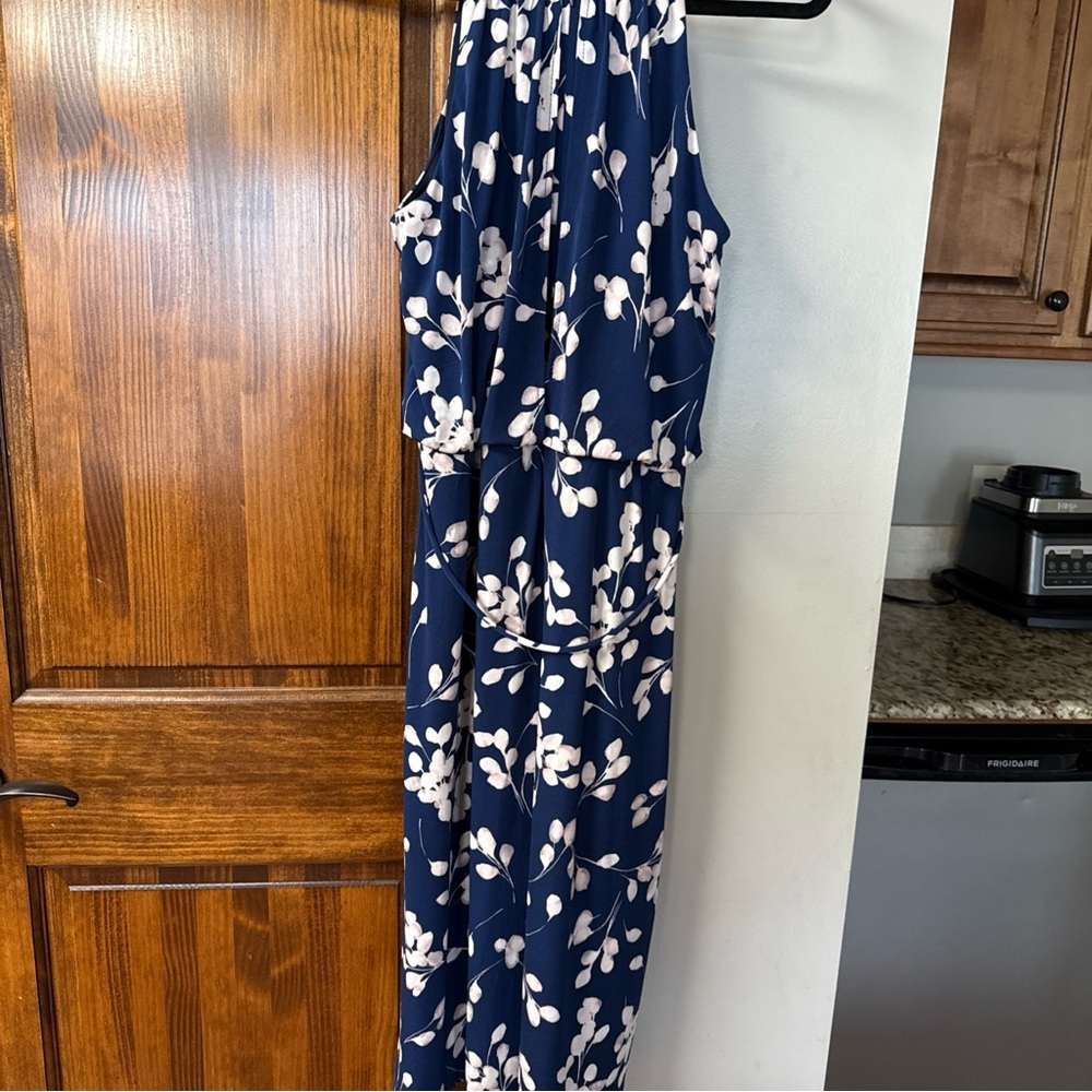 Navy Floral Petite Jumpsuit - Picture 4 of 5